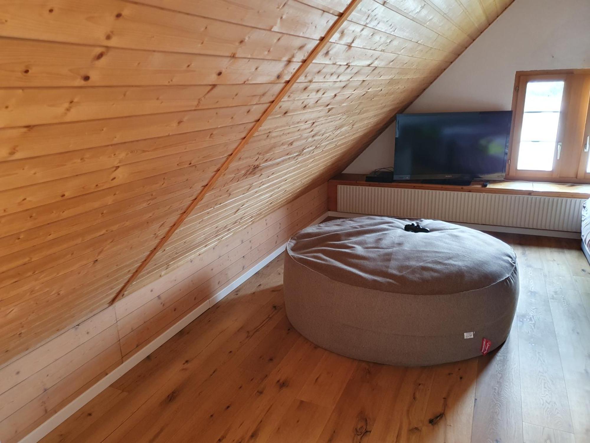 3 Bedroom Swiss House On 3 Floors Oberglatt Room photo